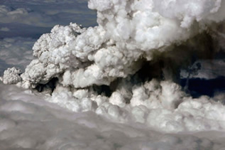 Iceland volcano Eyjafjallajokull eruption cloud 2010