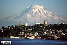 Mt Rainier lies within easy reach of Seattle. It is a stratovolcano.